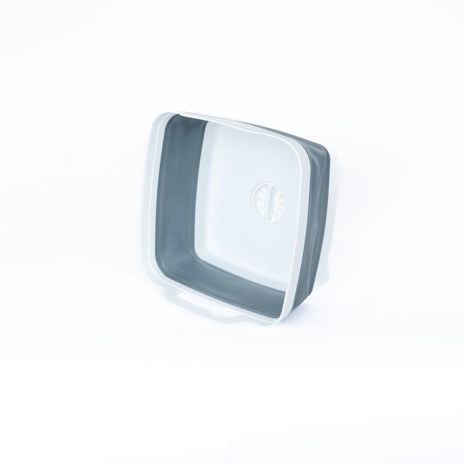 Collapsible Basin with Water Outlet