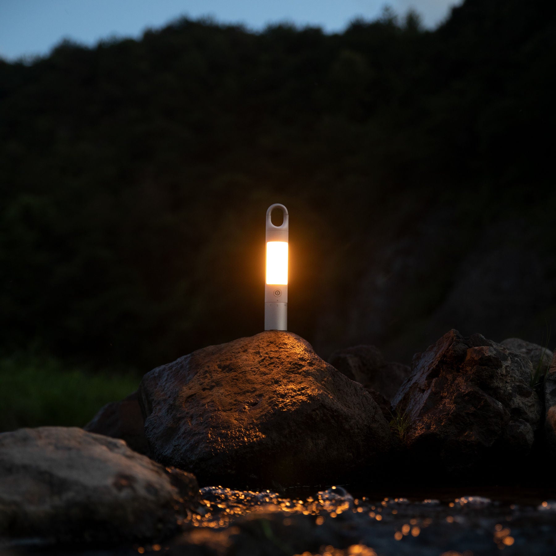 Hoto Flashlight DUO | All-in-One Light for Camping & Emergencies