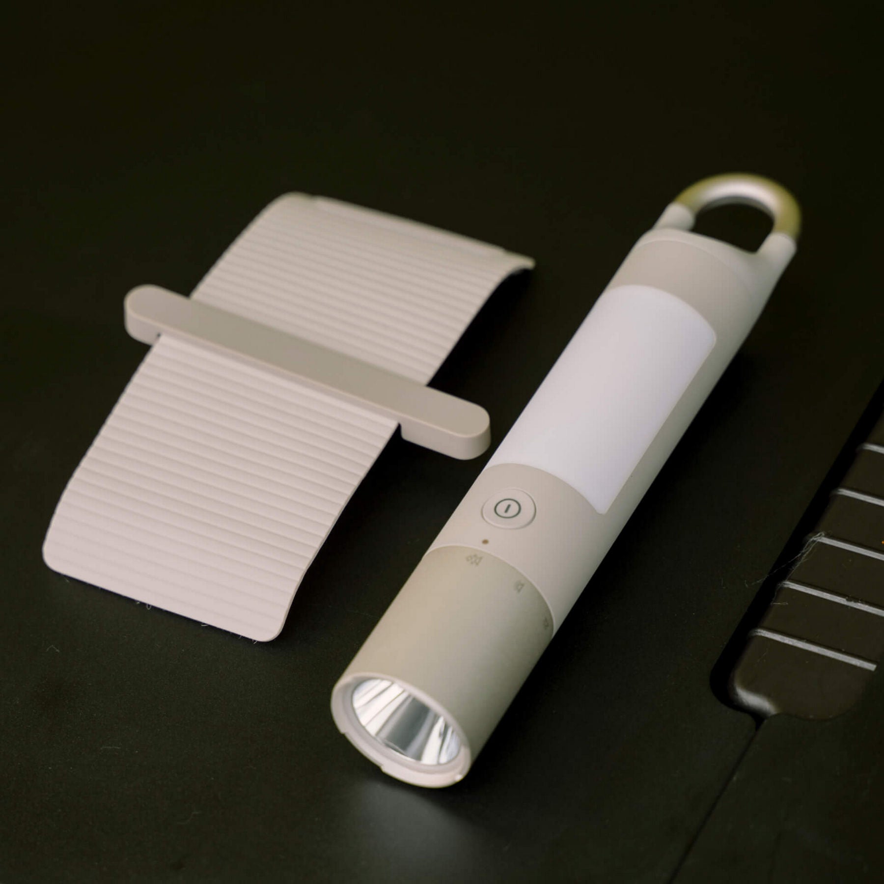 Hoto Flashlight DUO | All-in-One Light for Camping & Emergencies